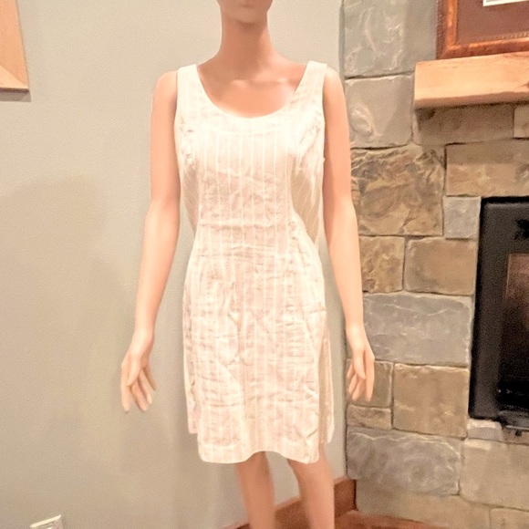 Vintage Linen blend shift dress by Excursion in classic beige/cream Circa 1980’s - Picture 2 of 11